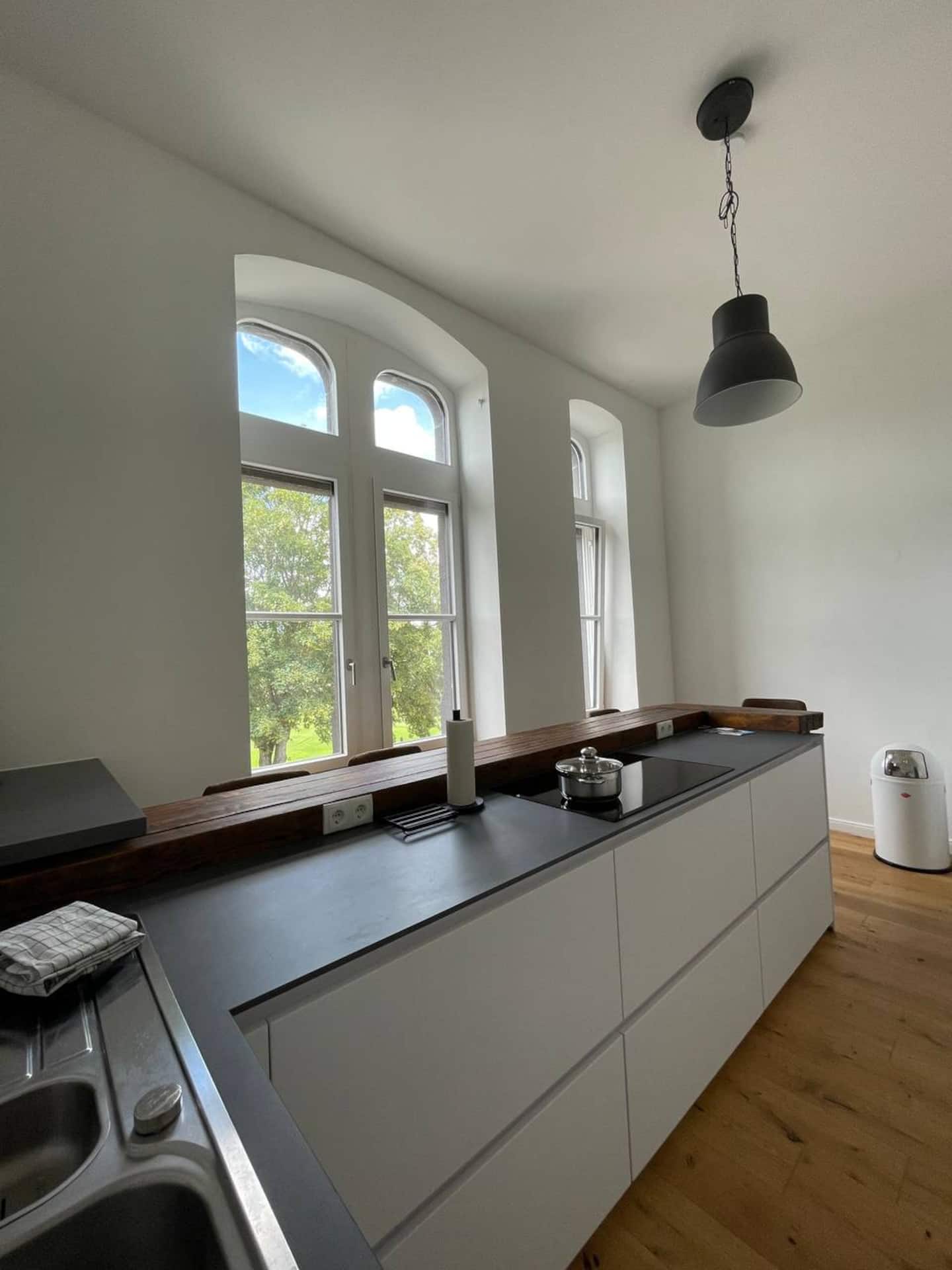Voll ausgestattete Küche Bild 15